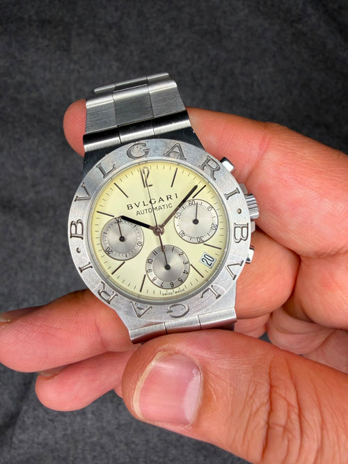 Front view of the Bvlgari Diagono CH 35 S ivory dial and engraved BVLGARI BVLGARI steel bezel